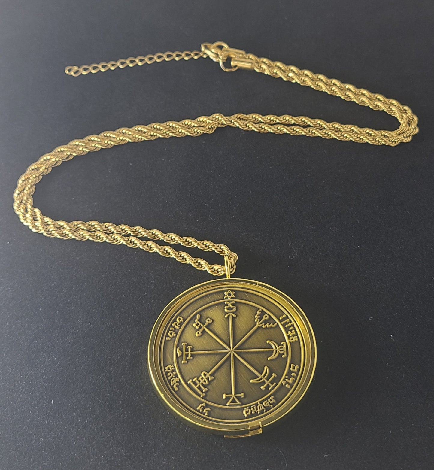 Seventh Pentacle of Jupiter 72 names of God 1FitAll bezel Necklace.